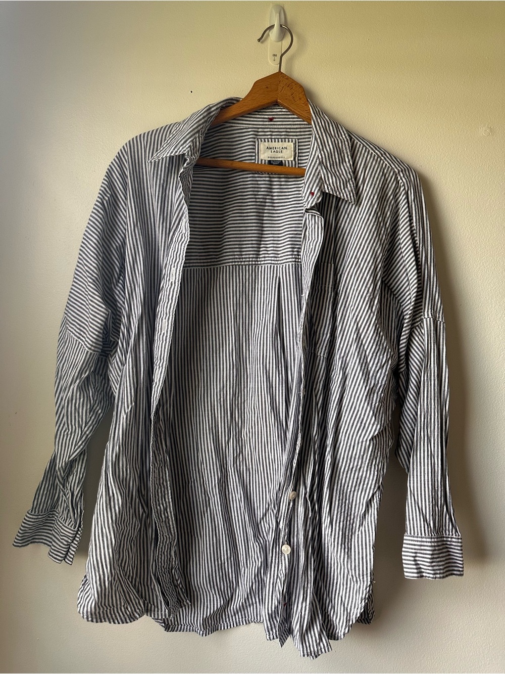 American Eagle Outfitters Blue & White Striped Lightweight Shirt